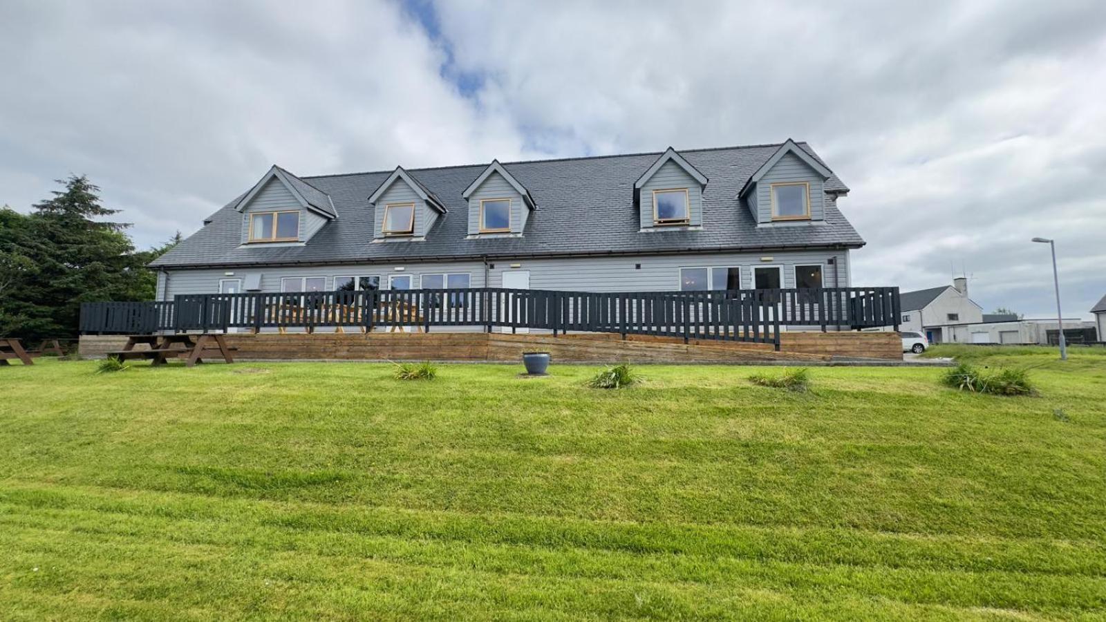 Hamersay Hotel Lochmaddy Buitenkant foto